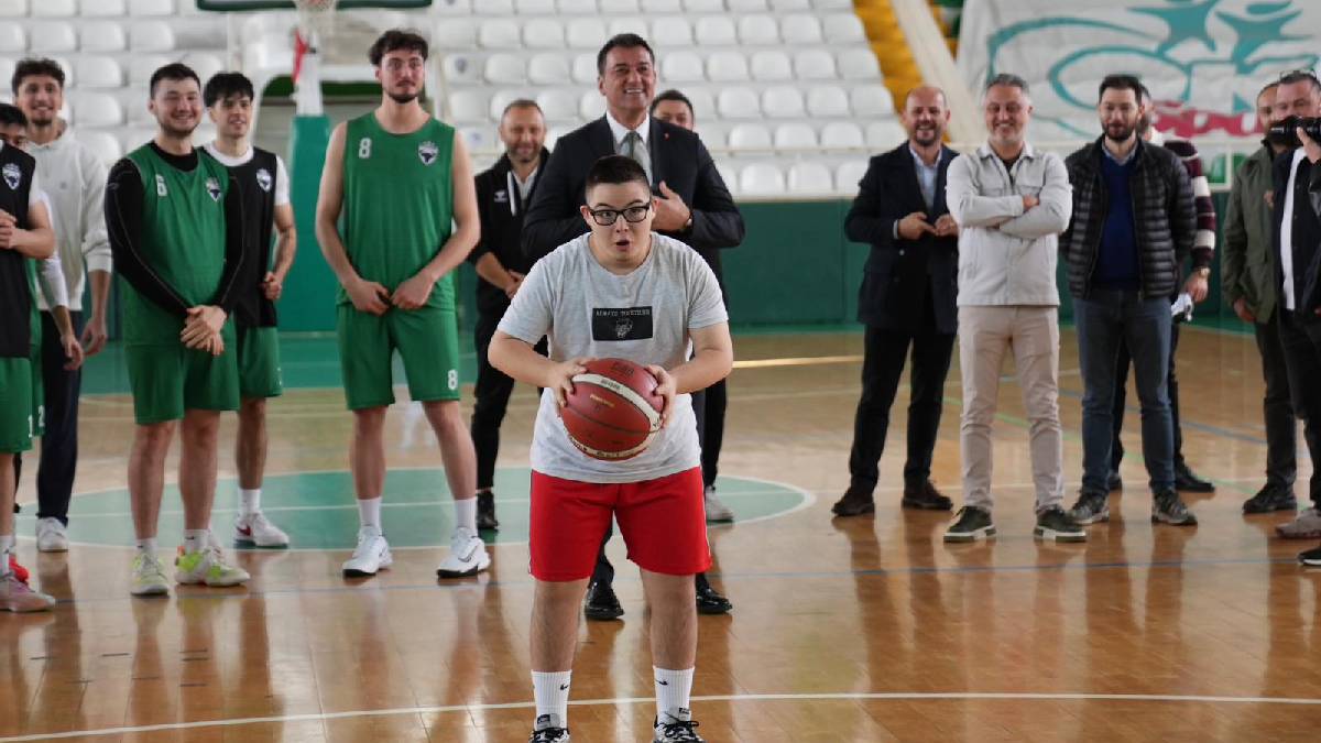 Başkan Köse zorlu maç öncesinde Kerasusspor antrenmanını ziyaret etti