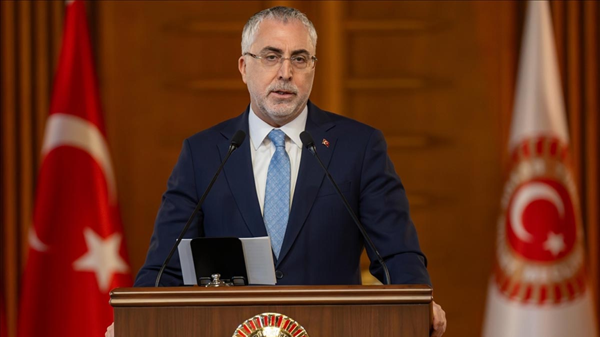 Bakan Işıkhan'dan asgari ücret açıklaması: Bu yıl da çalışanlarımızın gelirlerini enflasyona ezdirmeyeceğiz