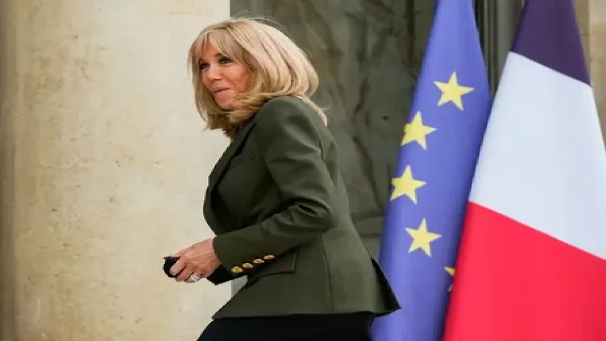 Fransa First Lady’si Macron'a 343 feministten dava