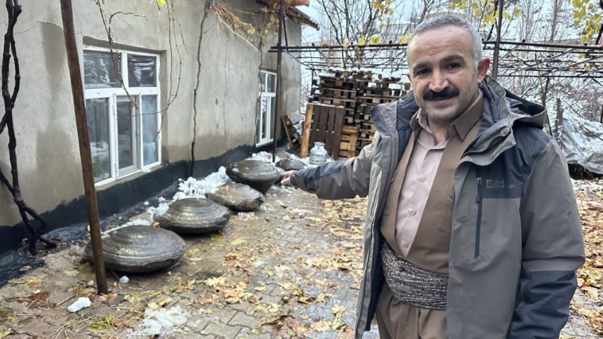 Hakkari’de toprak altından çıktı! 200 kiloluk dev "küre" taşların sırrı çözülmeyi bekliyor