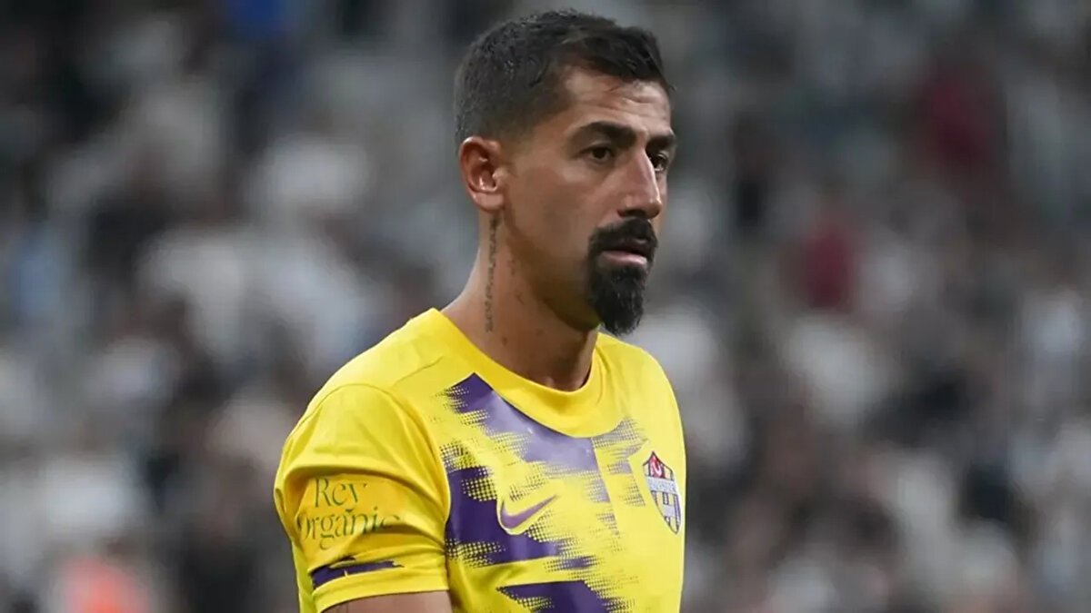 Eyüpspor'da beklenmeyen ayrılık: Kerem Demirbay takıma veda ediyor