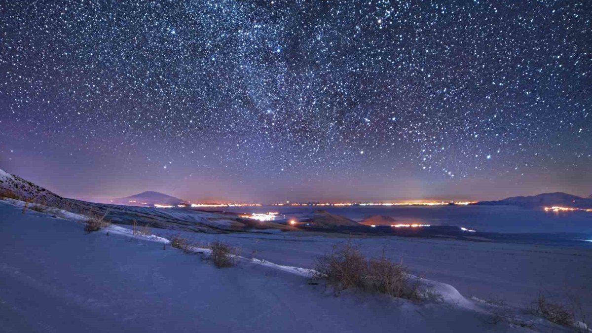 Bitlis semalarında görsel şölen! Geminid meteor yağmuru nefes kesti!