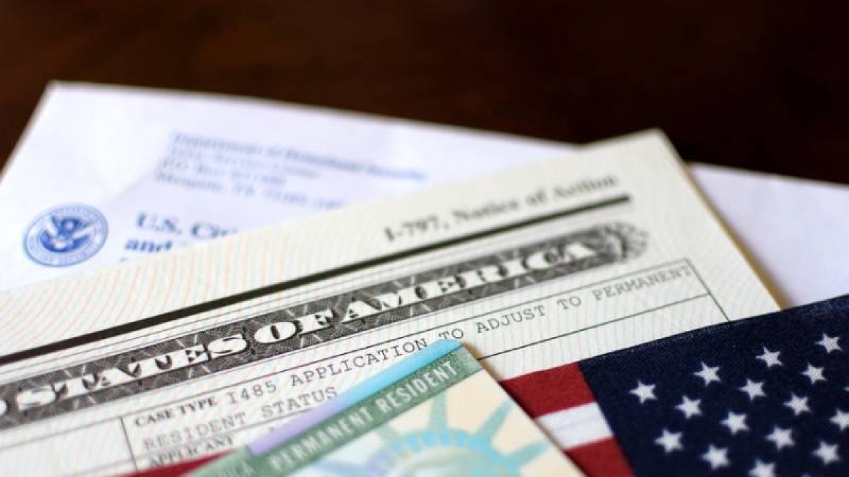 ABD, Green Card başvurularını süresiz askıya aldı