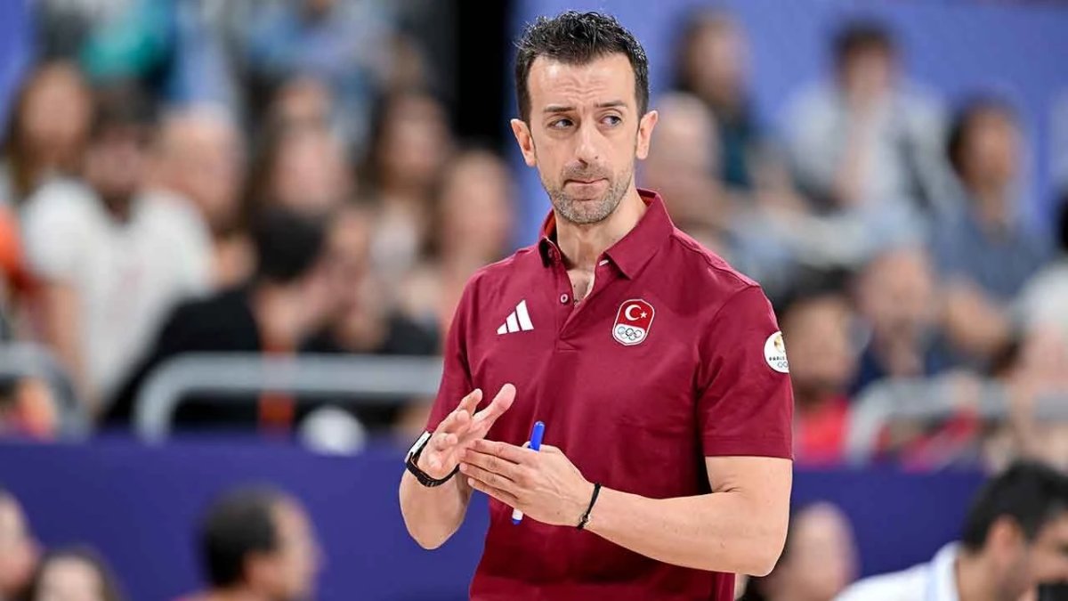 A Milli Kadın Voleybol Takımı Başantrenörü Daniele Santarelli'den Fenerbahçe açıklaması: Tüm haberler asılsız teklif almadım
