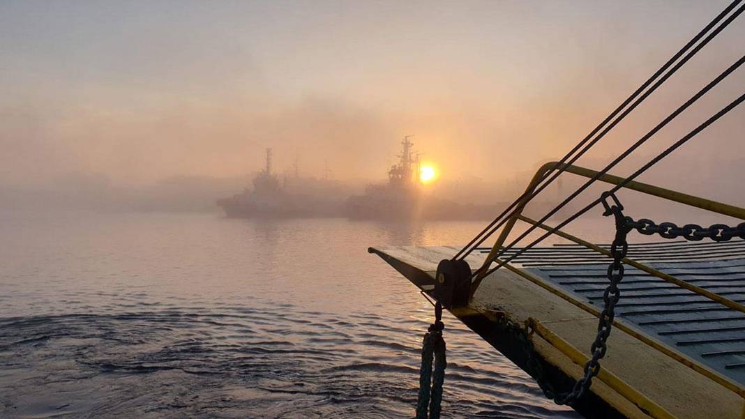 Çanakkale Boğazı'nda gemi trafiğine sis engeli