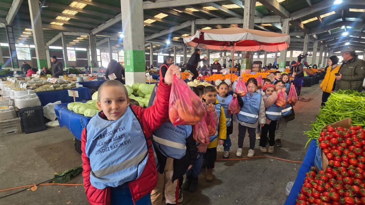 Es Çocuk Evi öğrencileri Yerli Malı Haftası’nda pazarda