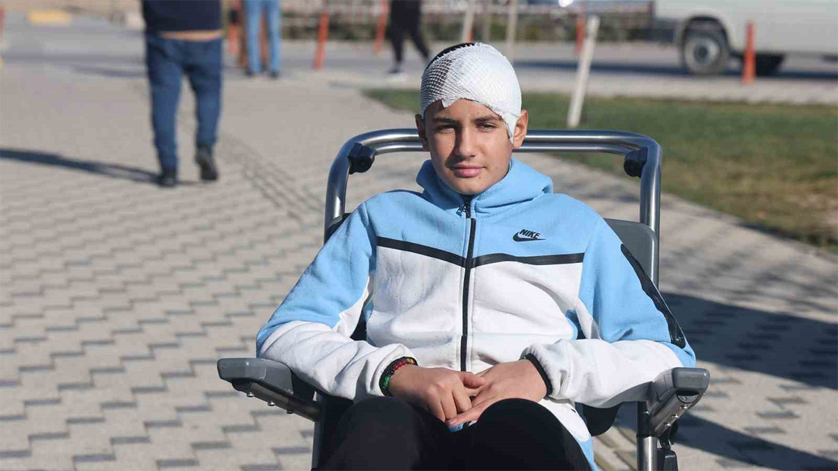 Ortaokulda akran zorbalığı dehşeti! Arkadaşı taşla kafasını parçaladı, parçalanan kafatası titanyumla onarıldı
