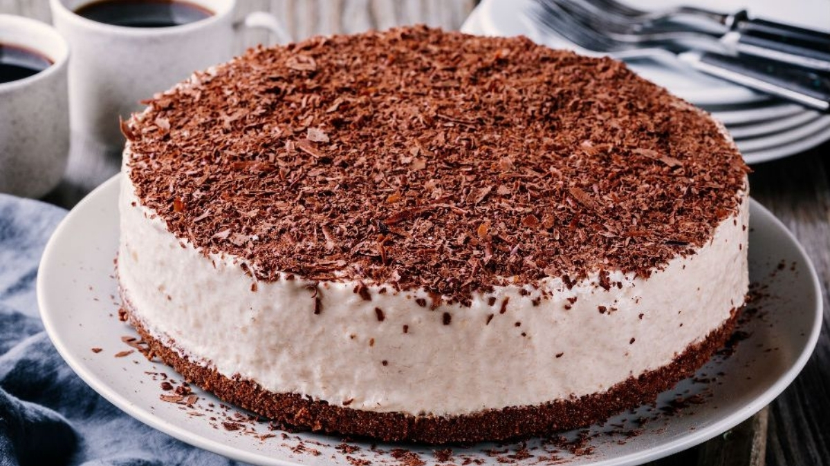 Ne fırına ihtiyaç var ne de pasta kekine! Az malzemeyle pişmeyen pasta tarifi: İşte püf noktalarıyla yapılışı