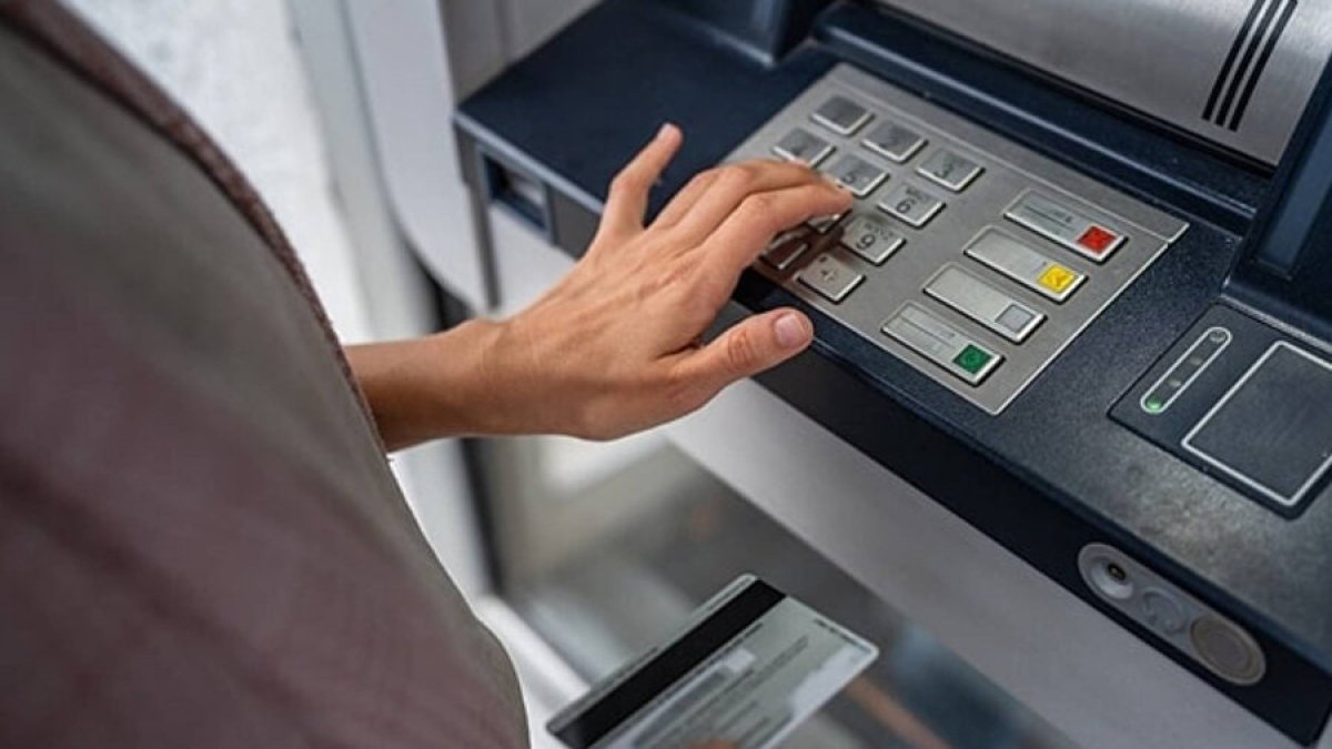 Banka şubelerinde yeni dönem! ATM'den para çekme limitleri 50 bin TL'ye çıkıyor!