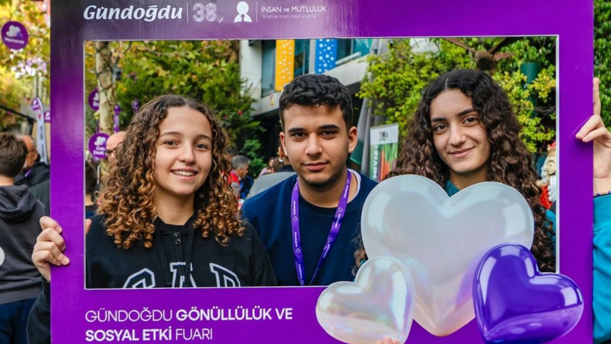 Adana’da öğrencileri dev STK’larla buluşturan anlamlı fuar: Dersimiz iyilik ve sosyal sorumluluk