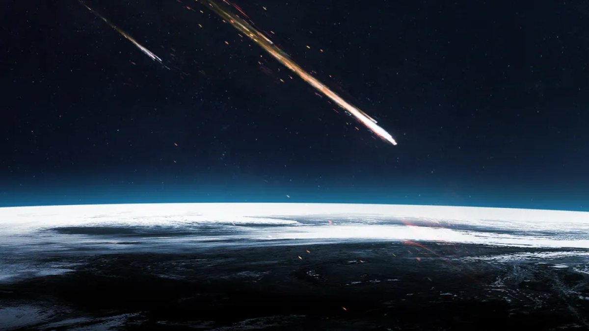 Uzayda kritik saatler! Kontrolden çıkan Starlink uydusu Dünya'ya doğru düşüşe geçti