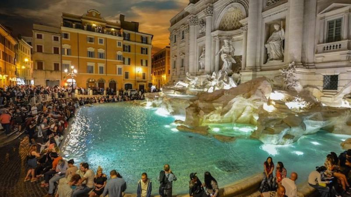 Roma'nın tarihî Trevi Çeşmesi turistler için ücretli olacak