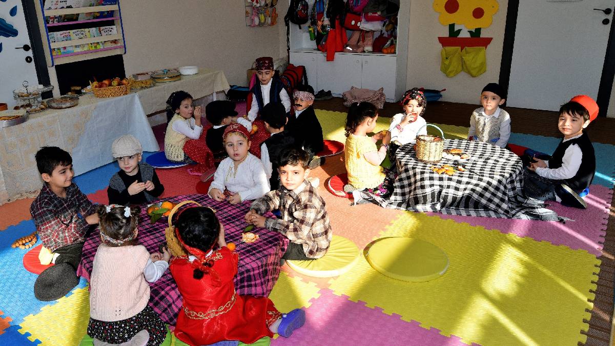 Bornovalı minikler Yerli Malı Haftası’nı coşkuyla kutladı