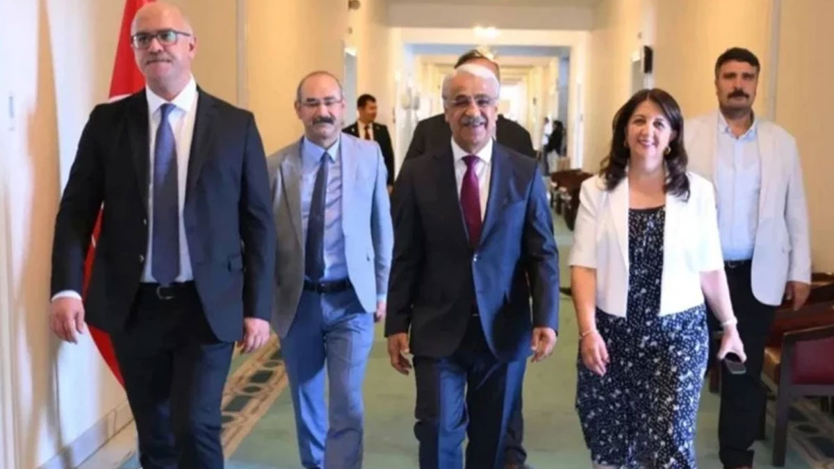 İmralı Heyeti'nden AK Parti'ye ziyaret