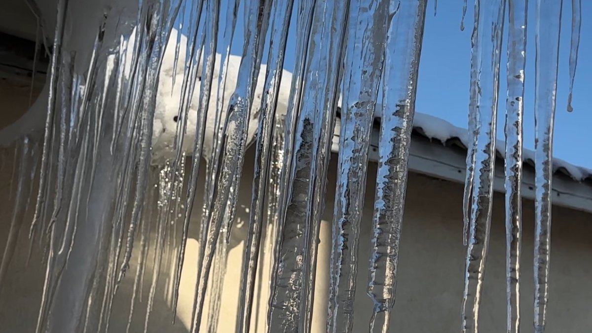 Sibirya değil, görüntüler Hakkari'den! Buz sarkıtları 2 metreye ulaştı