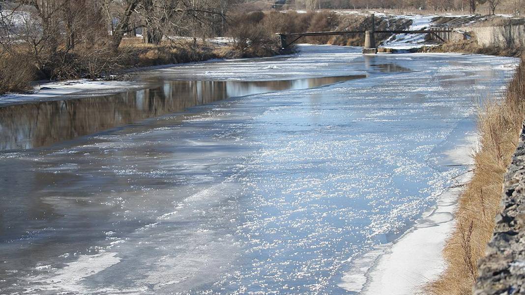 Kars ve Ardahan’da termometreler eksi 14’ü gördü