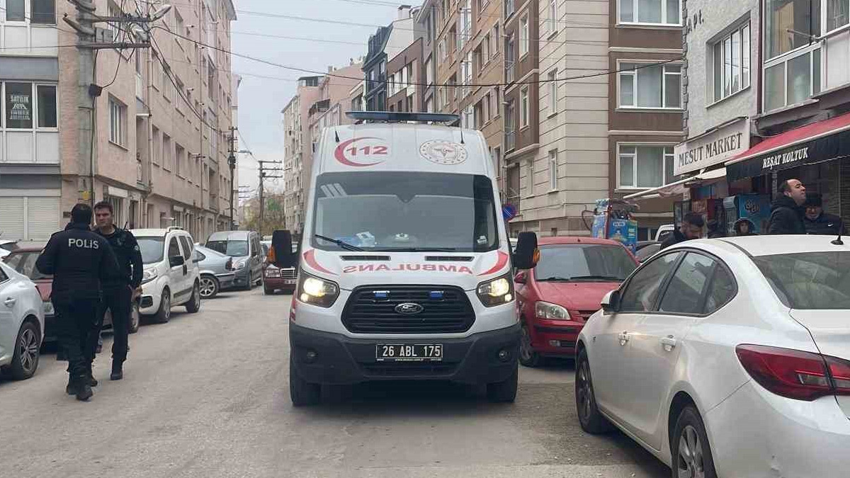 Eskişehir'de şüpheli saldırı! Bıçaklanıp darp edildi, yarı baygın halde evine gitti