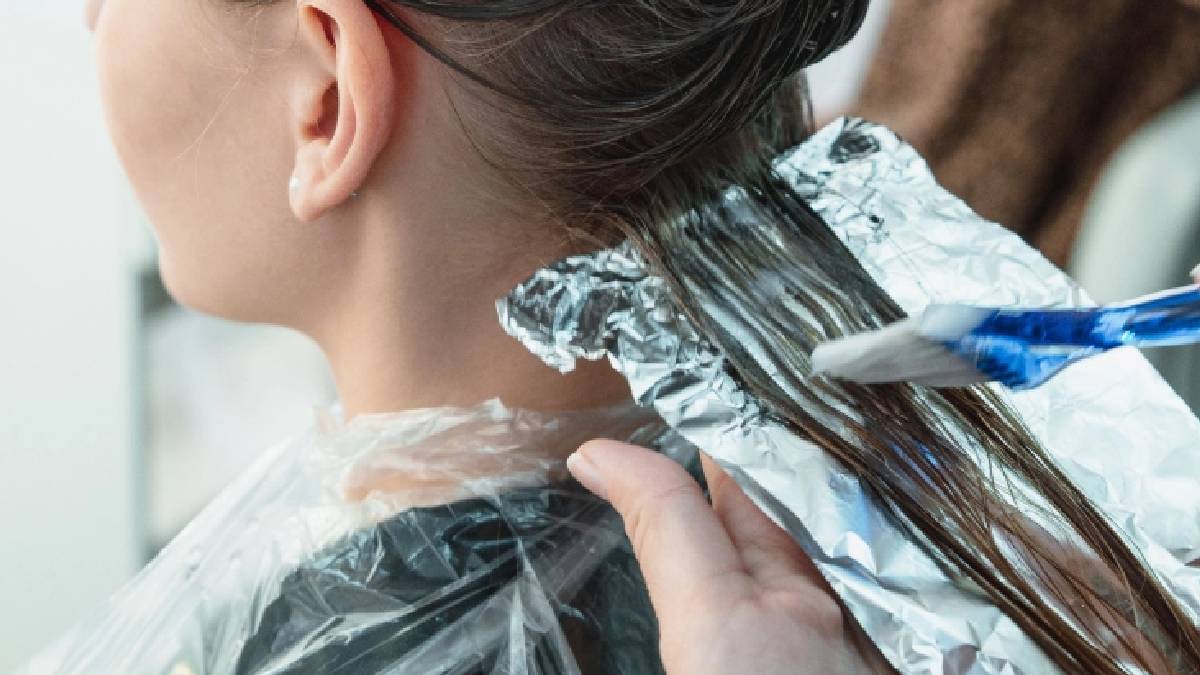 Uzmanlar uyarıyor: Sık saç boyama kanser riskini artırabilir