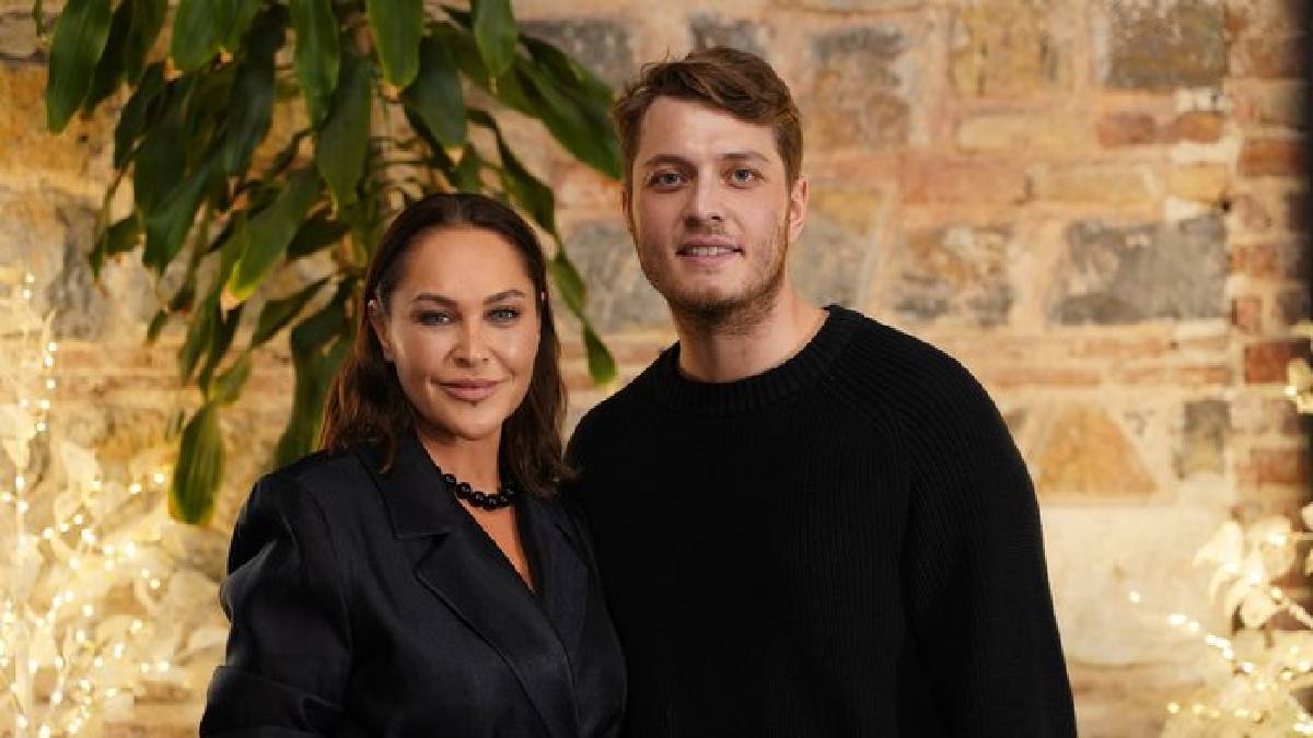 Hülya Avşar kamera karşısına geçti! Yeni dizisinde yeni imajı da dikkat çekti