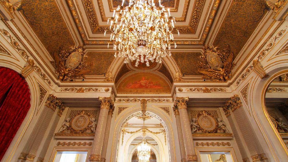 Louvre’dan sonra Élysée Sarayı: Fransa’da bir hırsızlık daha