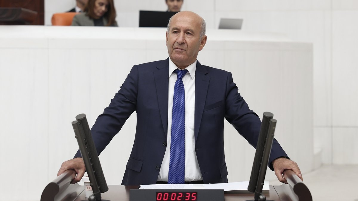 DEM Parti’den Noel için resmi tatil teklifi