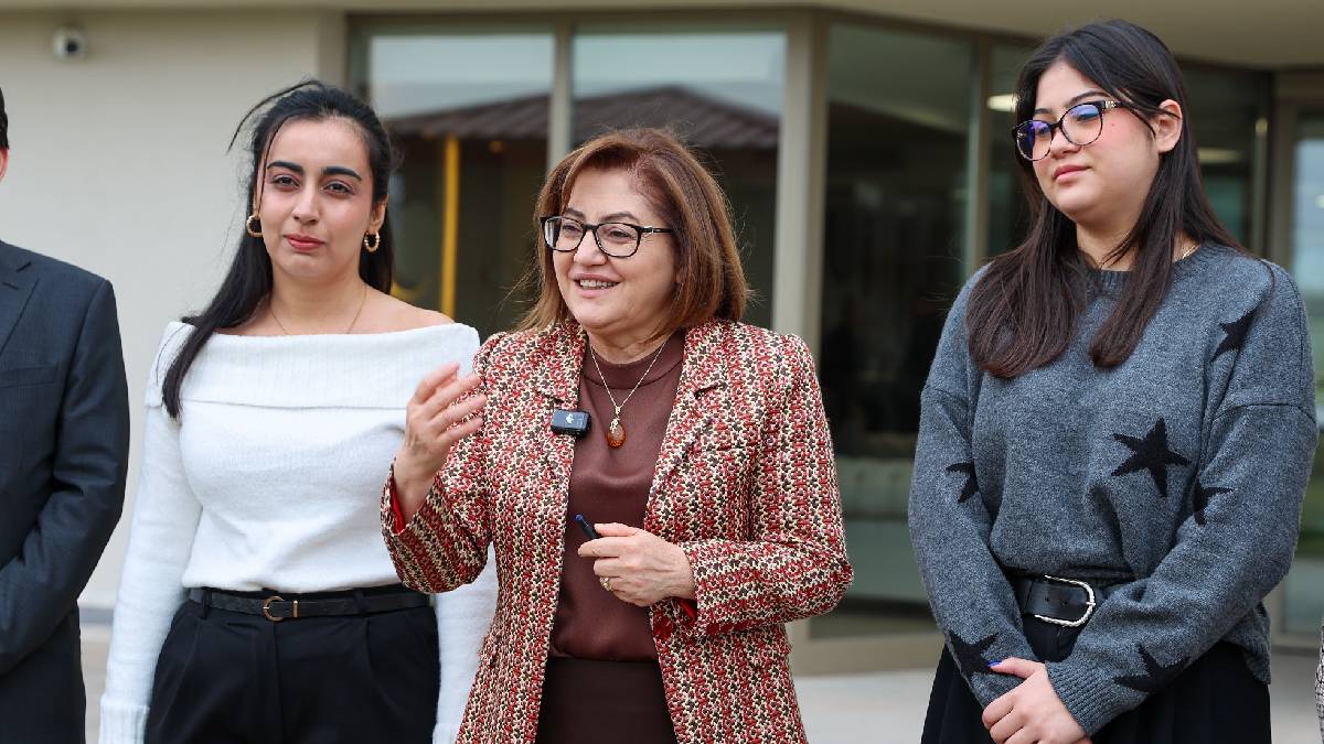 Başkan Şahin’den yeni müjde: Üniversite öğrencilerine sabahları ücretsiz çorba ve simit ikramı yapılacak!