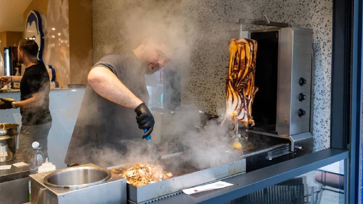 Ne etten yapılıyor ne de tavuktan! Bu döner bir başka: Almanya’nın yeni nesil döneri için kuyruklar uzuyor