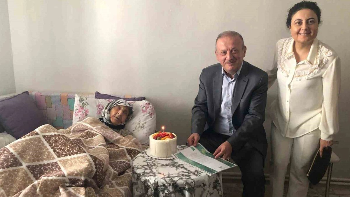 2 padişah, 12 cumhurbaşkanı gördü: 107 Yaşındaki Fatmana Özarslan hayatını kaybetti