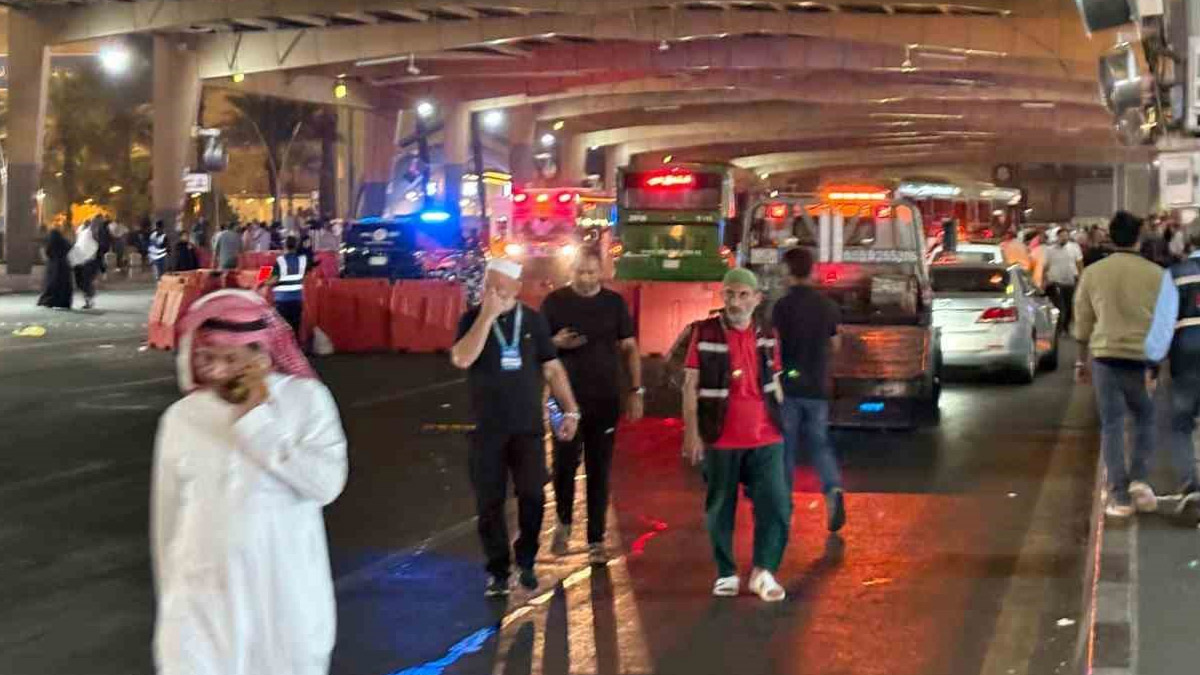 Mekke'de umrecileri taşıyan araç Türk kafilesine çarptı: Ölü ve yaralılar var