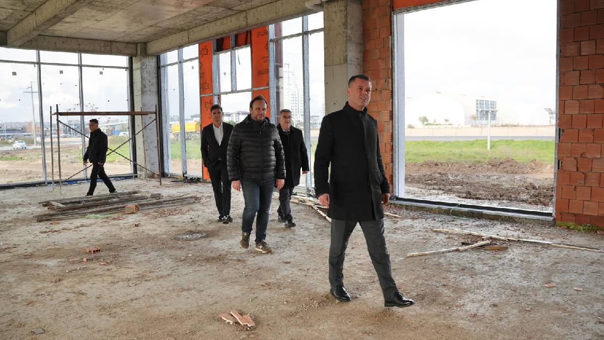 Başkan Sarıkurt hem projeleri hem de müjdeleri sıraladı