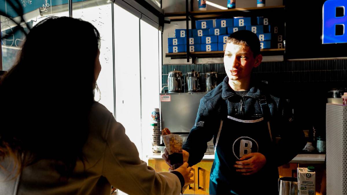 Büyükşehirden kalıcı istihdama destek: Özel gereksinimli bireylere BURFAŞ tesislerinde staj imkanı...