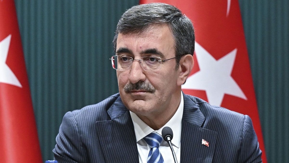 Cumhurbaşkanı Yardımcısı Yılmaz'dan asgari ücret için 'hayırlı olsun' mesajı