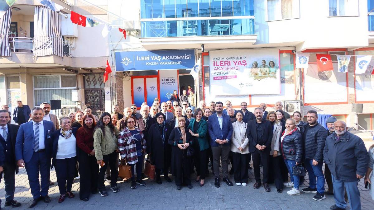 Karabağlar ’da bir günde iki açılış