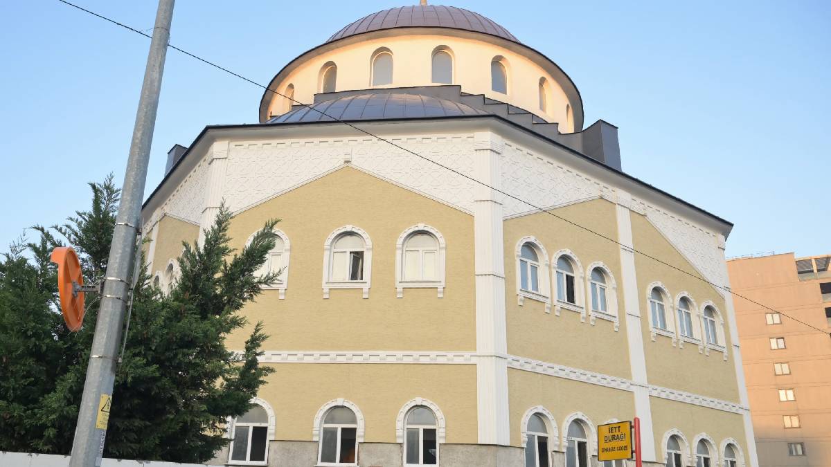 Esenyurt’ta yarım kalan ibadethaneler tamamlanıyor