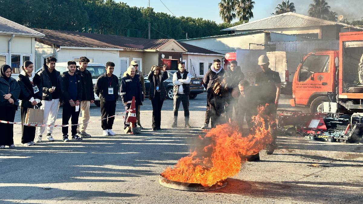 Bakırköy Belediyesinden geleceğin hemşirelerine afet eğitimi