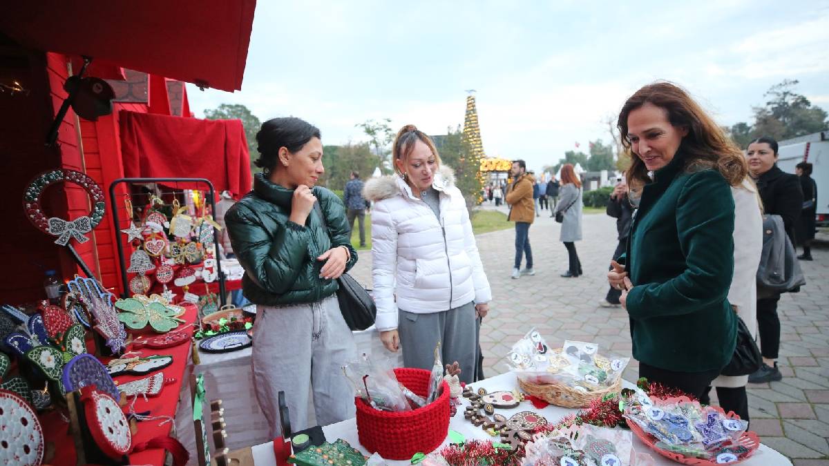 Karşıyaka Yeni Yıl Festivali coşkuyla devam ediyor
