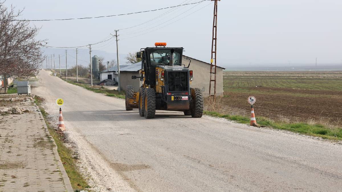 Büyükşehir Belediyesinden kırsal mahalle yollarına yatırım