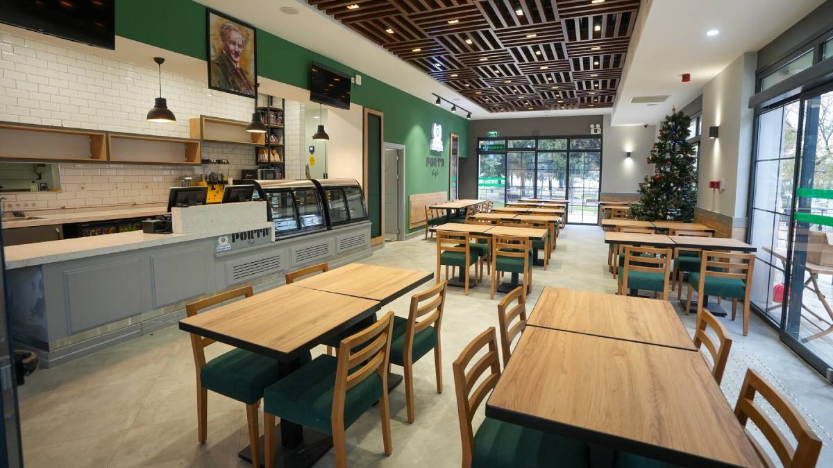 Porta 3 Sarnıç kapılarını açıyor