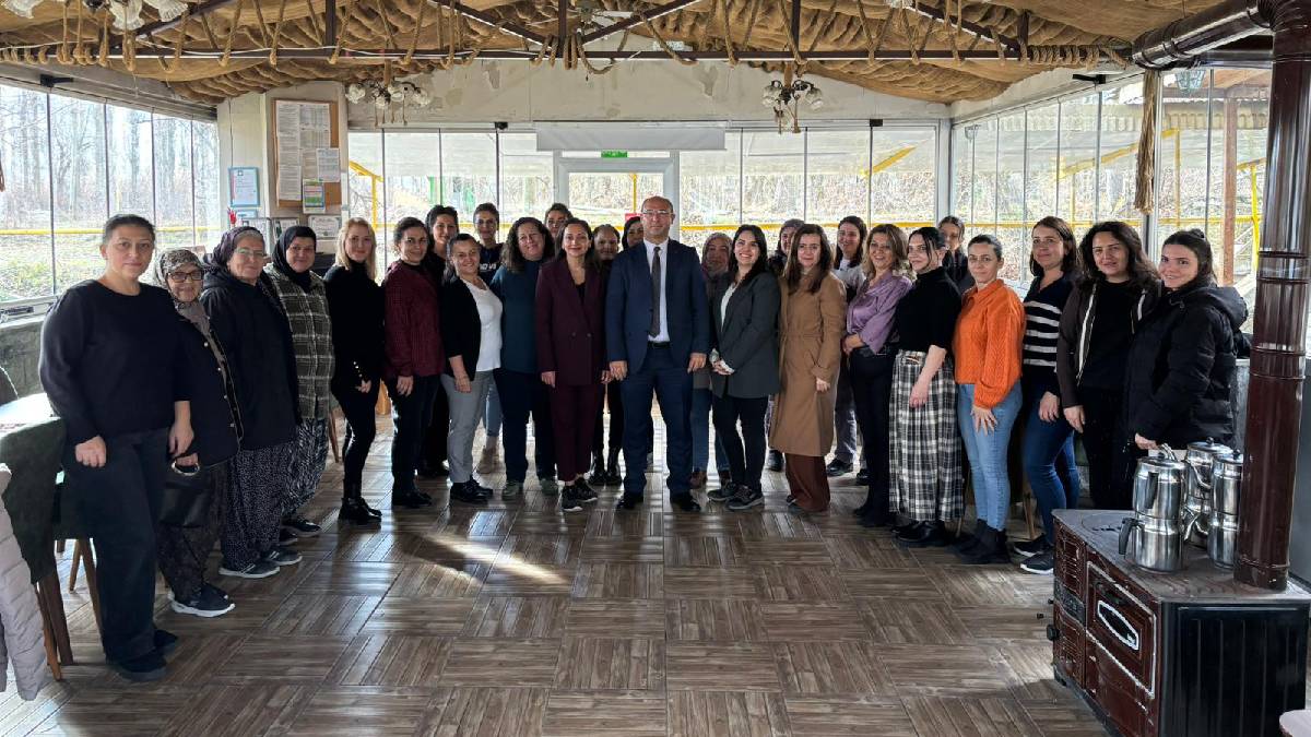 Büyükşehir Belediyesi kadına yönelik şiddete karşı sahadaydı