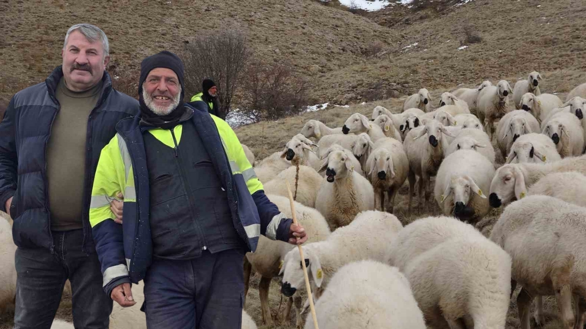 Babasına karşı çıktı, sıfırdan başladı! 40 senedir bu işi yapıyor: "Masa başında memur olsaydım bu kadar para kazanamazdım"