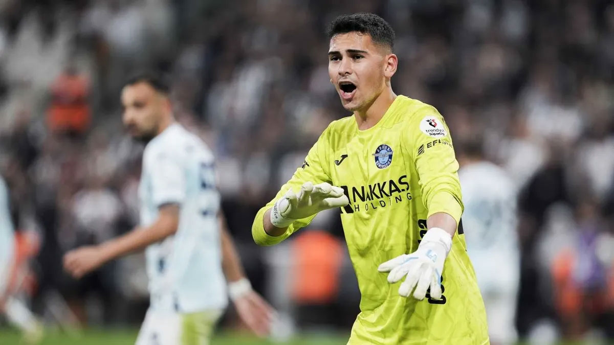 Fenerbahçe'de sürpriz ayrılık: İrfan Can Eğribayat Avrupa yolcusu