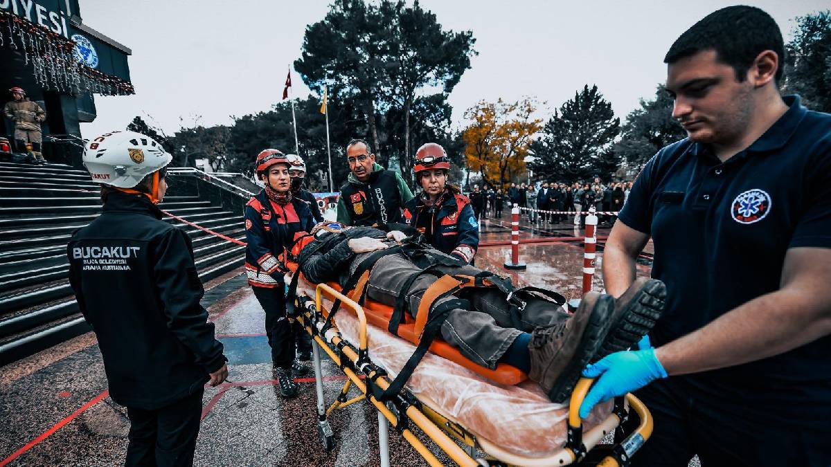 İzmir İtfaiyesi her an hazır