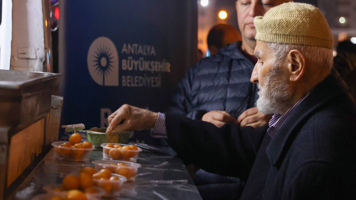 Büyükşehir’den Regaip Kandili’nde lokma ve kandil simidi İkramı
