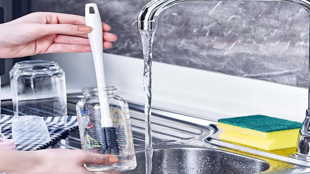 Su şişelerindeki kötü koku nasıl geçer? Tek bir malzeme yeterli oluyor