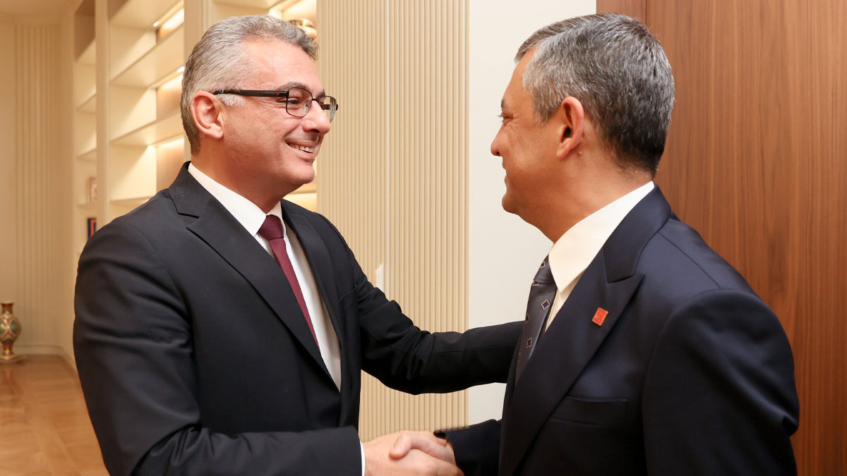 Özel, KKTC Cumhurbaşkanı Erhürman ile görüştü