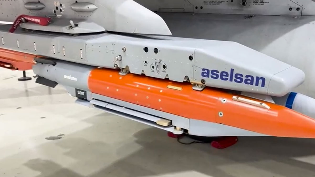 Aselsan'ın milli mühimmatı TOLUN'dan tam isabet: 100 kilometreyi aşan menzilden hedefi vurdu