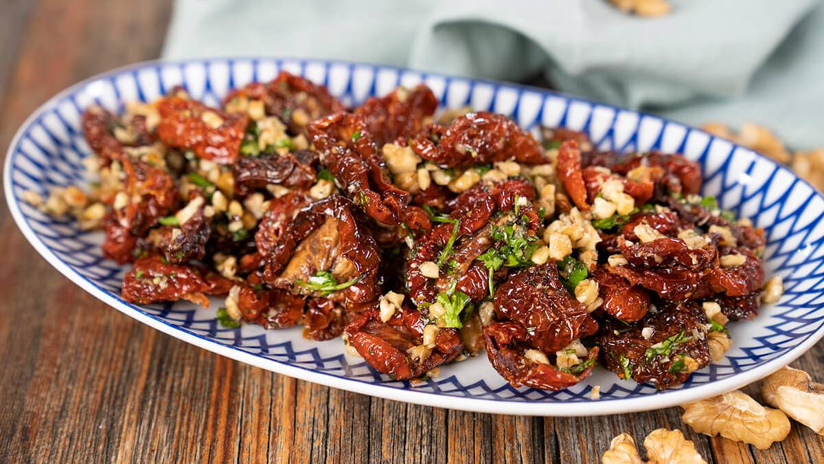 Sofraların yeni yıldızı: Kuru domates salatası! Hem şifa deposu hem lezzet şöleni