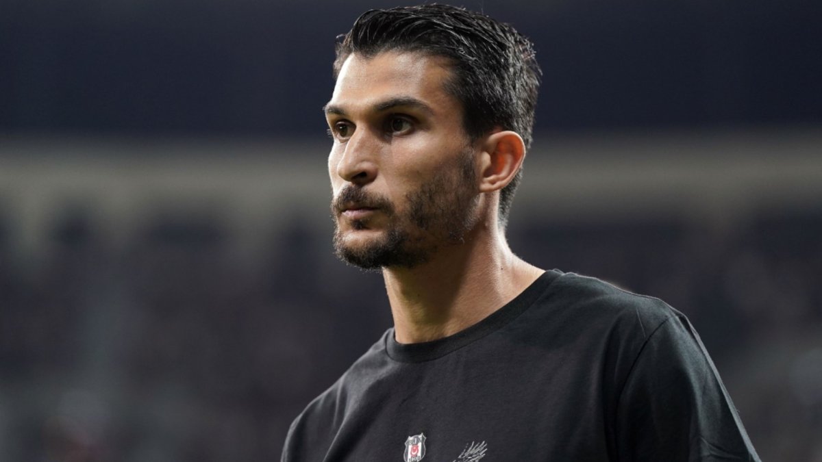 Beşiktaş'ta kadro dışı bıraklılan Necip Uysal açıklamada bulundu: Şaşkınım ve üzgünüm