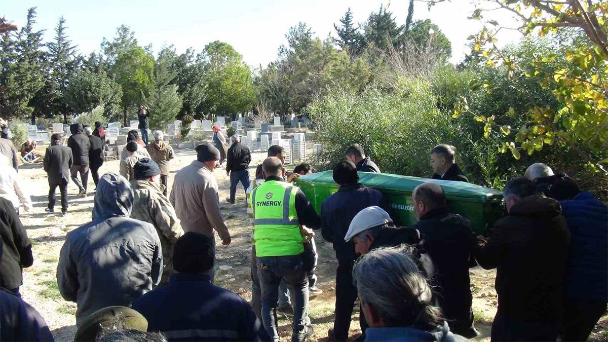 Evde çıkan yangında 2 kardeş hayatını kaybetmişti! Aynı tabutla getirilip aynı kabre defnedildiler