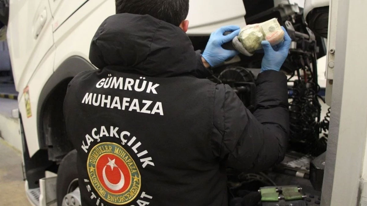 Gümrüklerde kaçakçılıkla mücadelede rekor: 100 milyar liralık kaçak eşya ele geçirildi